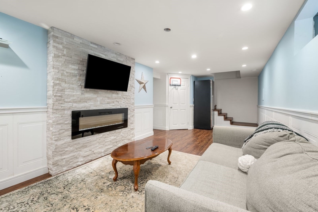 2 Deer Run, Littleton