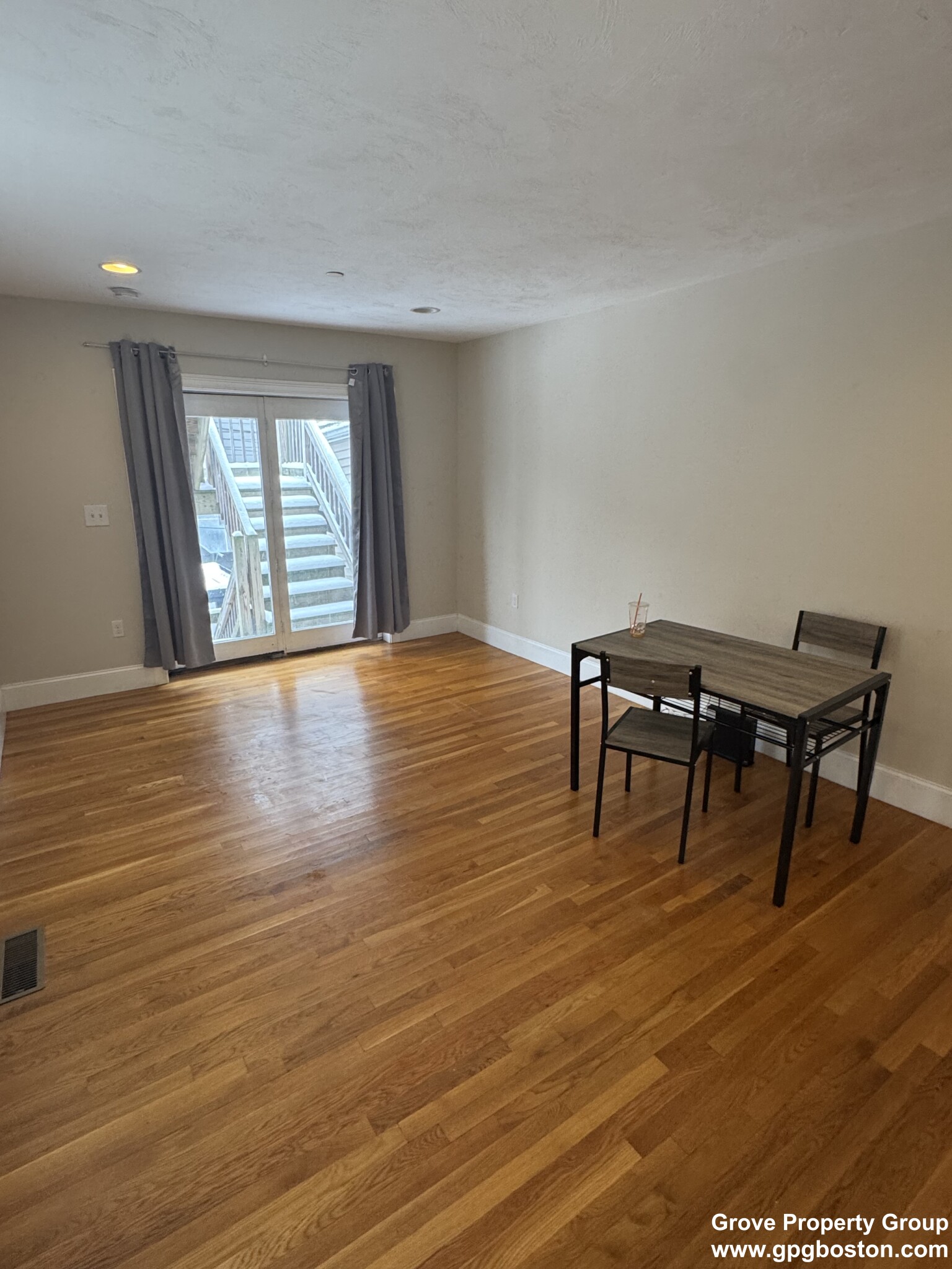 7 Havre St, East Boston