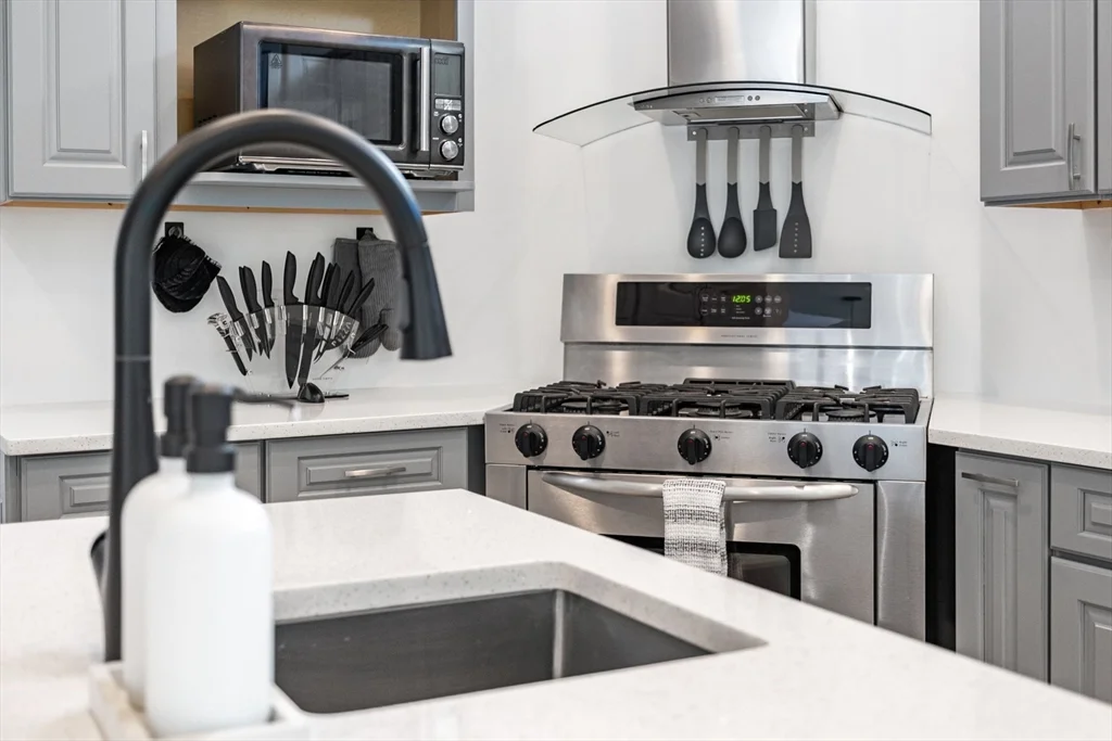 31 Cedar St, North Reading