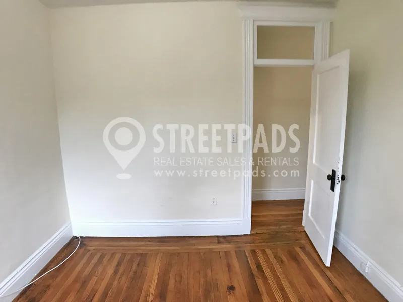 27 Park Dr, Fenway