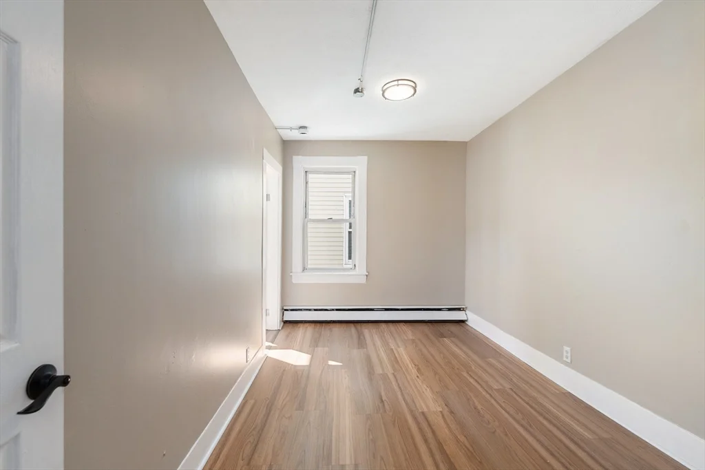 50 Common St, North Lawrence