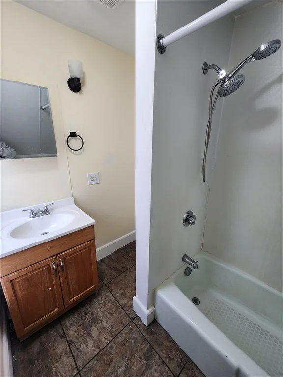 14 Everett, Middleboro