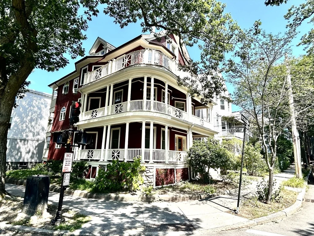 59 Ackers Ave, Brookline