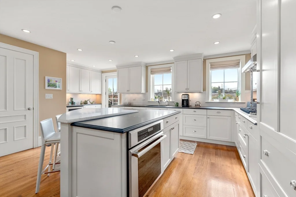 228 W Canton St, South End