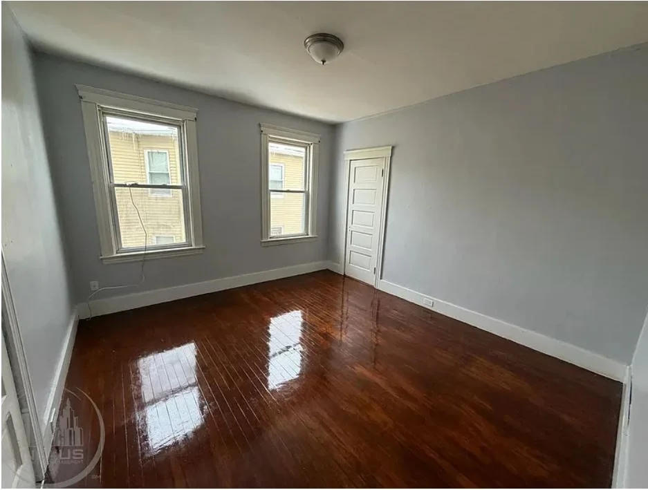 21 Hitchcock Rd, Webster Square