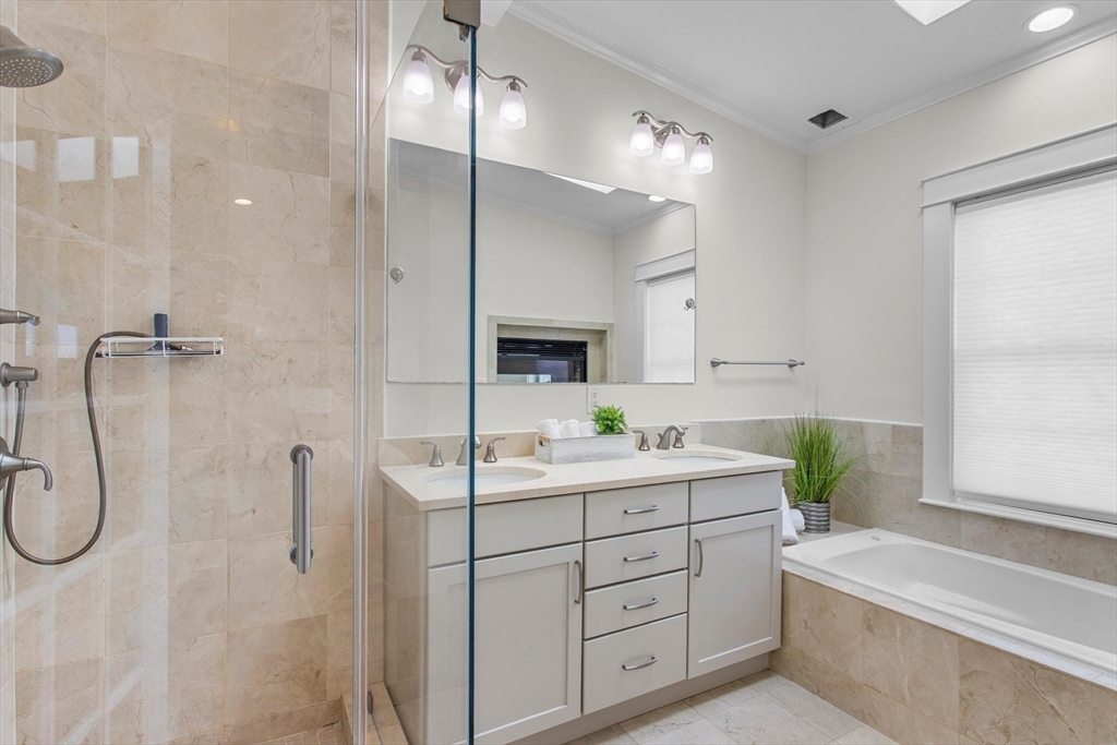 274 Bunker Hill St, Charlestown