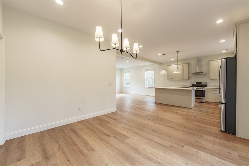 23 Moore St, Agawam