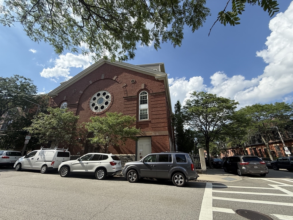 616 E 4th St, South Boston