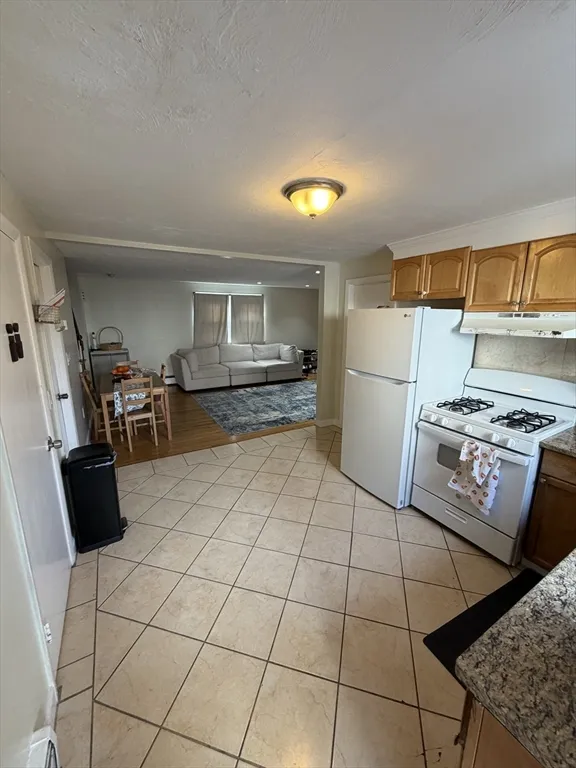 15 Eliot St, Framingham Center