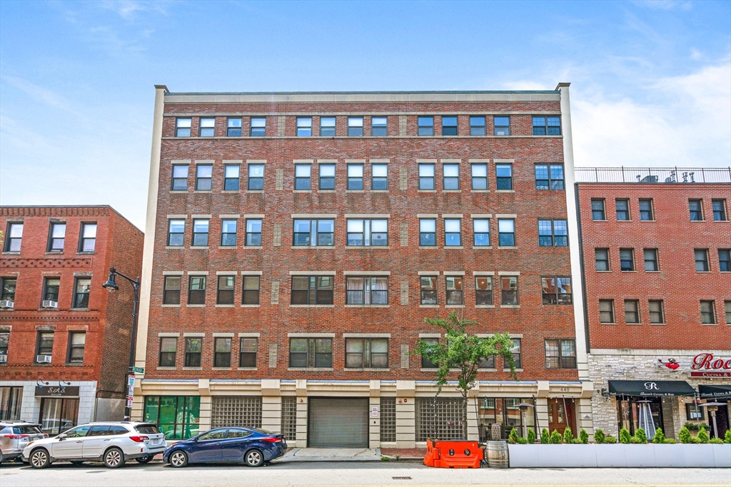 440 Commercial St, Waterfront