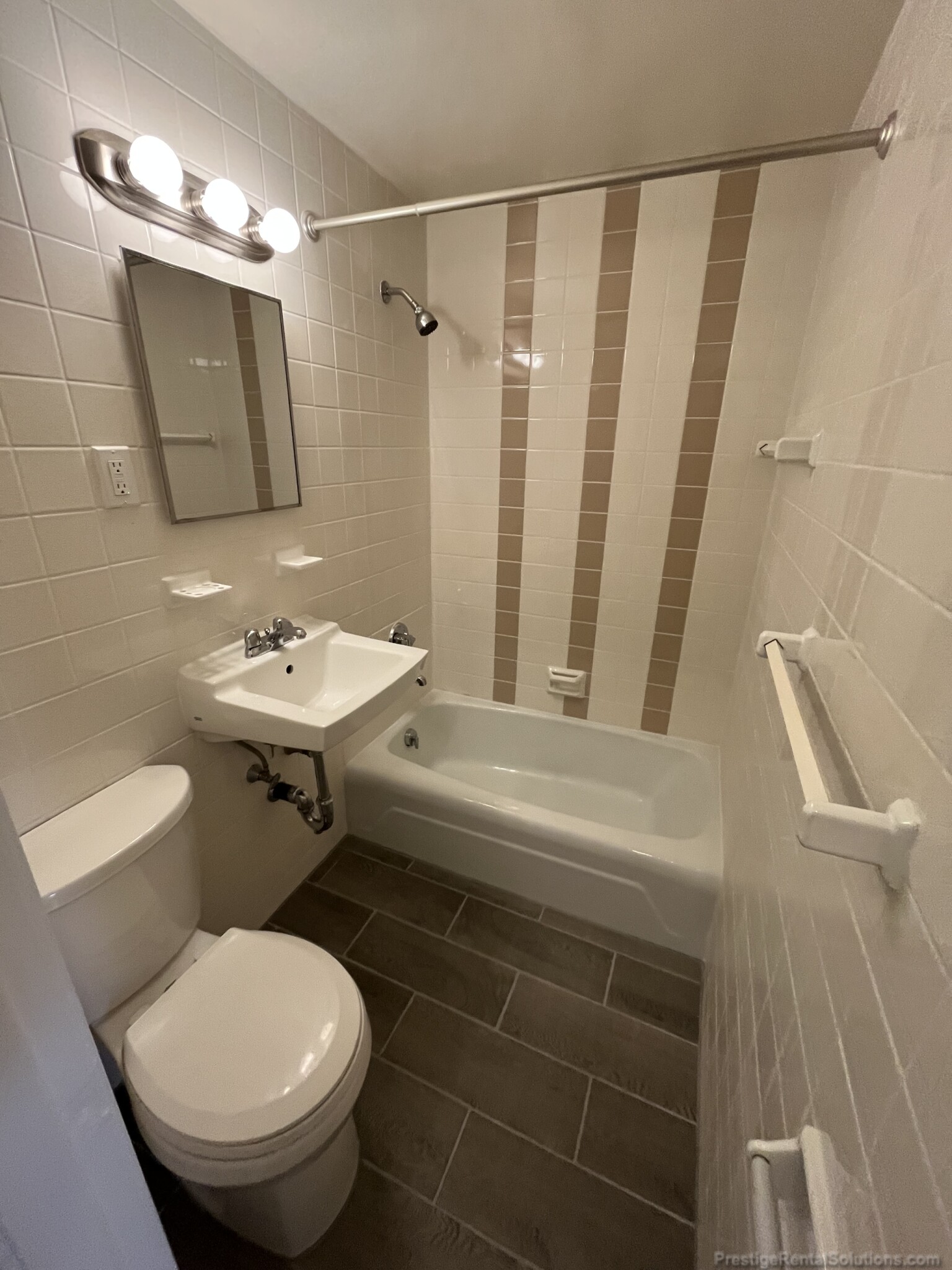 160 North Beacon St, Brighton