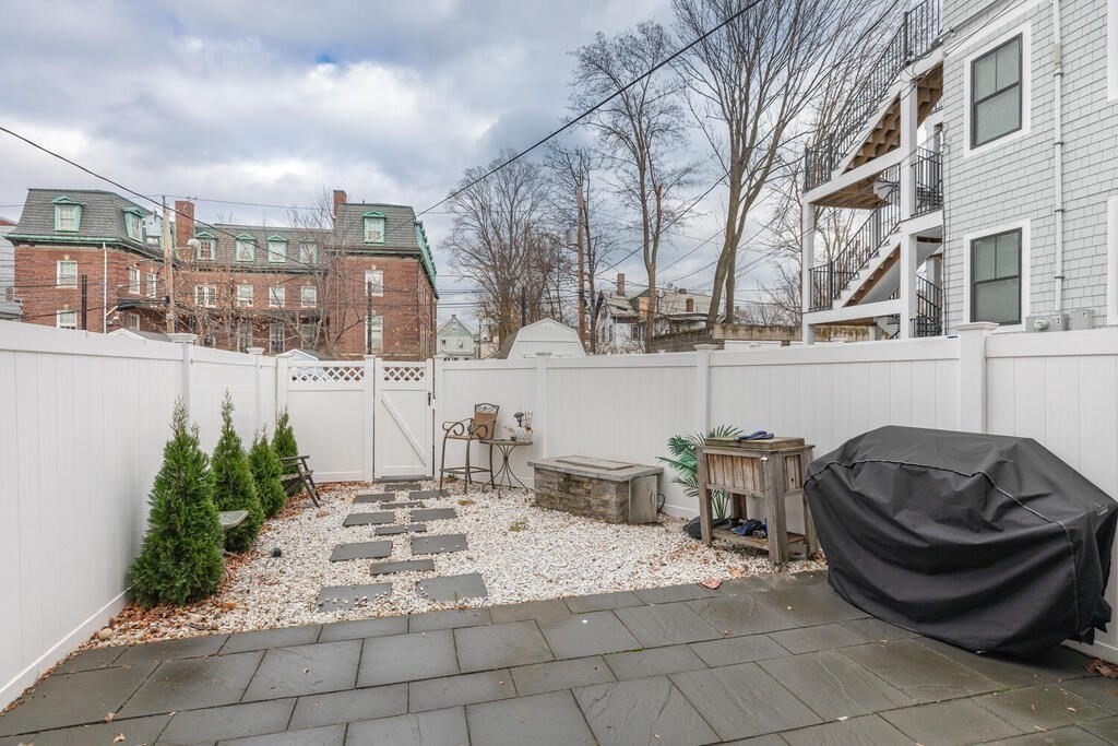 16 Roseclair St, Dorchester