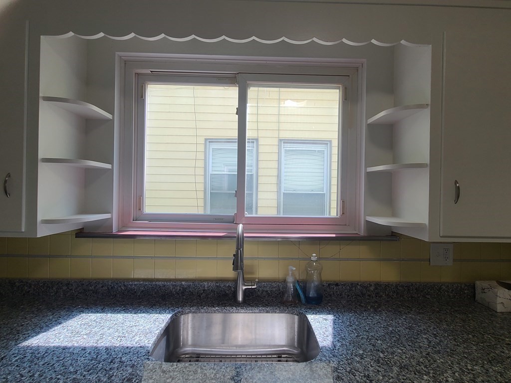 537 Beach St, Revere