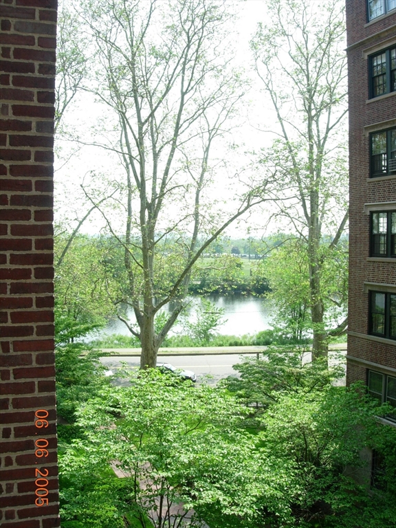 988 Memorial Dr, West Cambridge