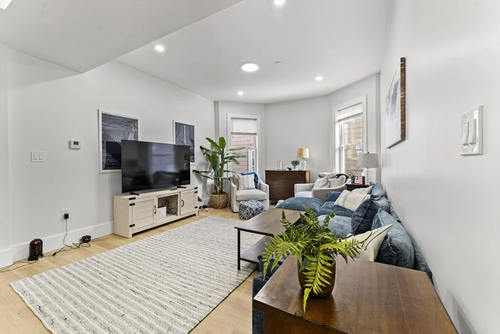7 Oswald St, Mission Hill