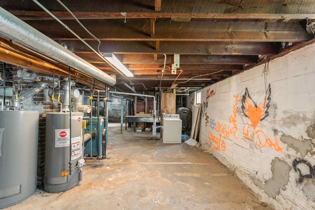 25 Dartmouth St, East Watertown