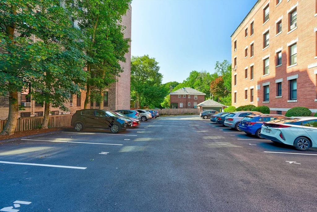 1064 Beacon St, Longwood