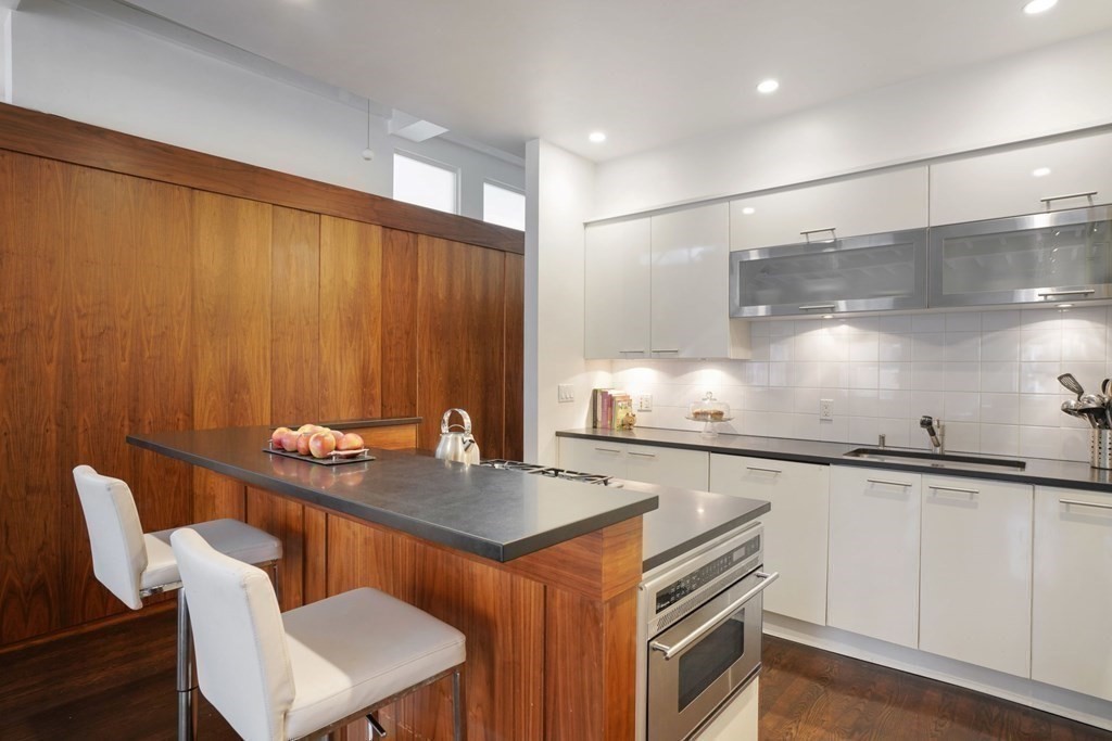 132 Commonwealth Ave, Back Bay