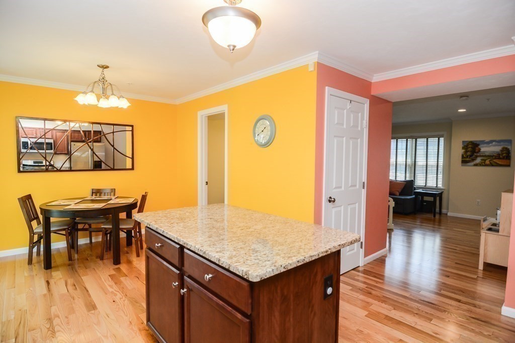 1975 Middlesex St, Lowell