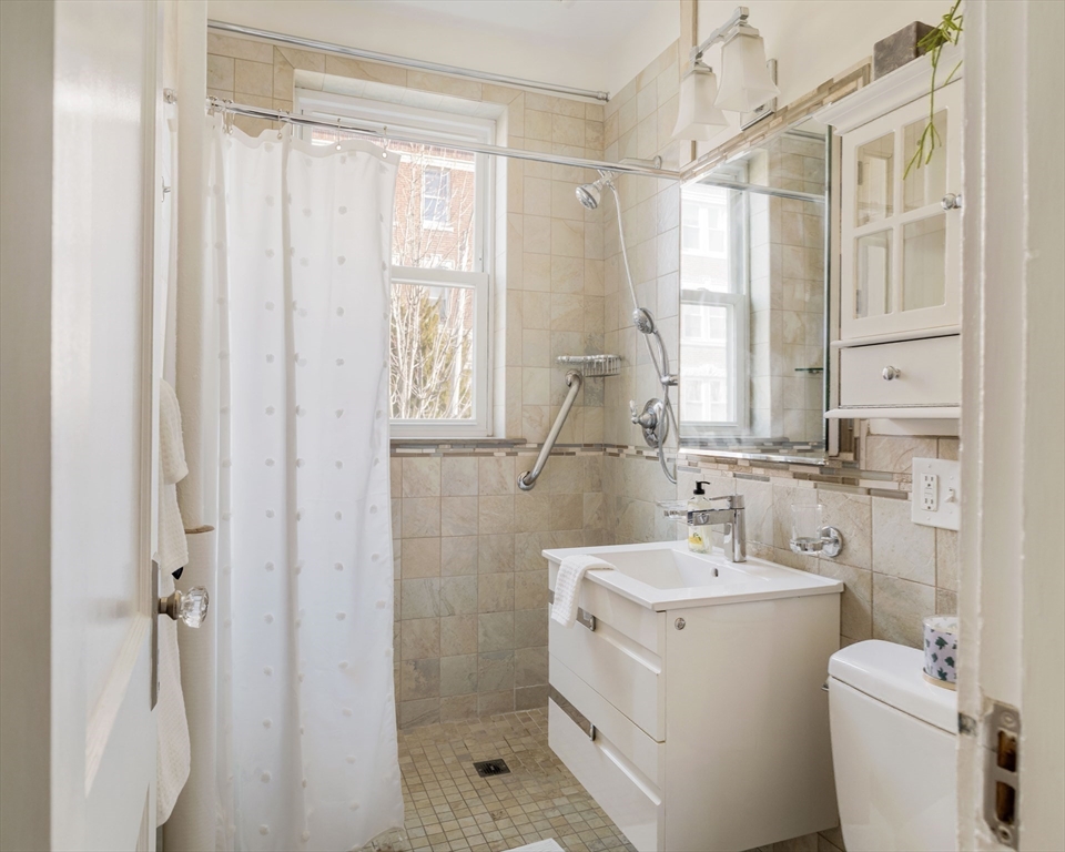 32 James St, North Brookline