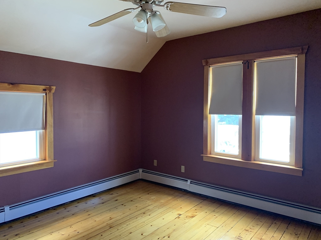 346 Fountain St,, Fall River