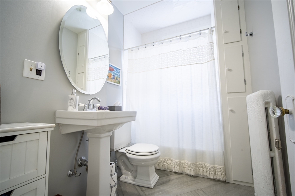 164 Strathmore Rd, Brighton