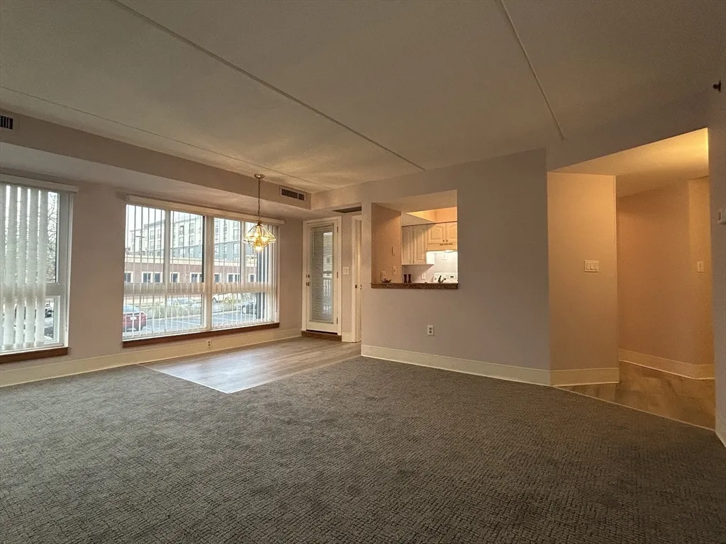 60 Rantoul St, Beverly