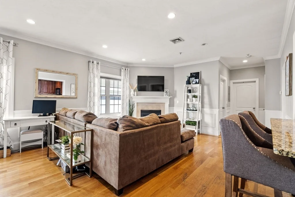 209 D St, South Boston