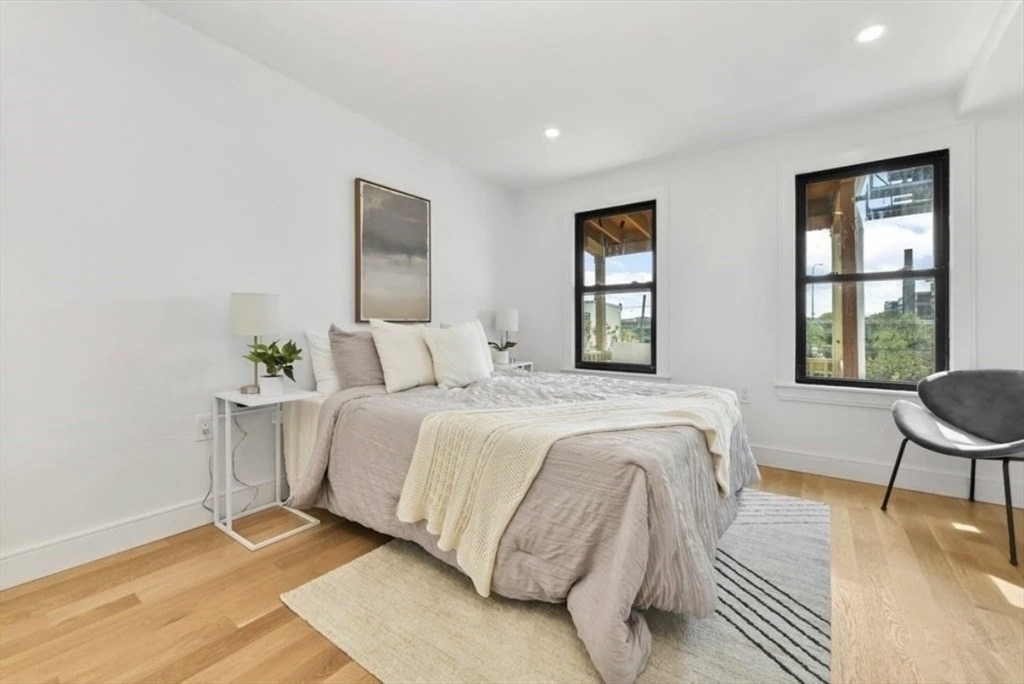 141 Chelsea St, East Boston