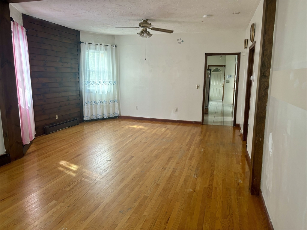 35 Stoneland Rd, Worcester