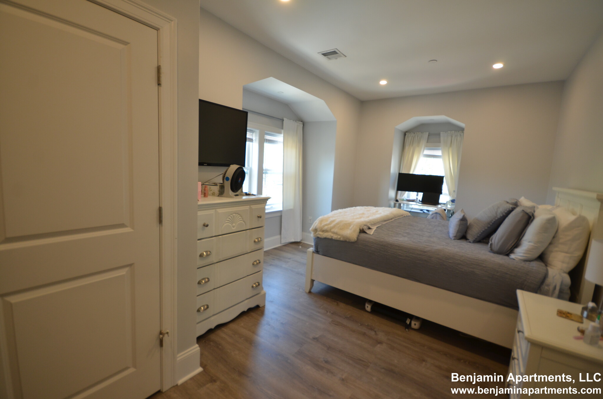 120 Kenrick St, Oak Square