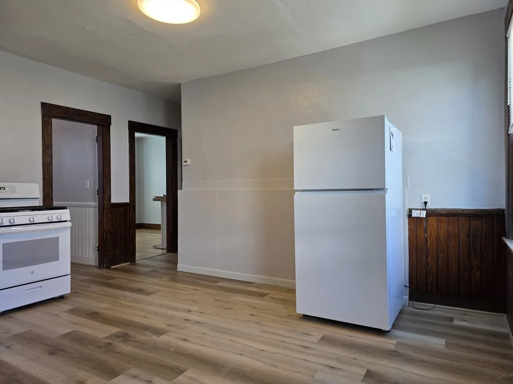 2 Hillside St, Worcester