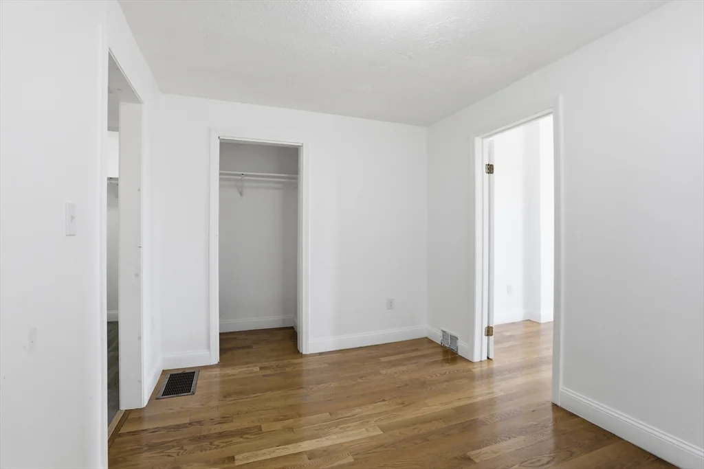 176 Ferry St, Everett