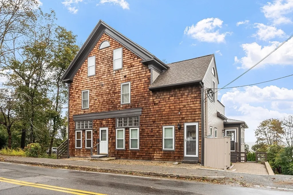 105 Granite St, Rockport