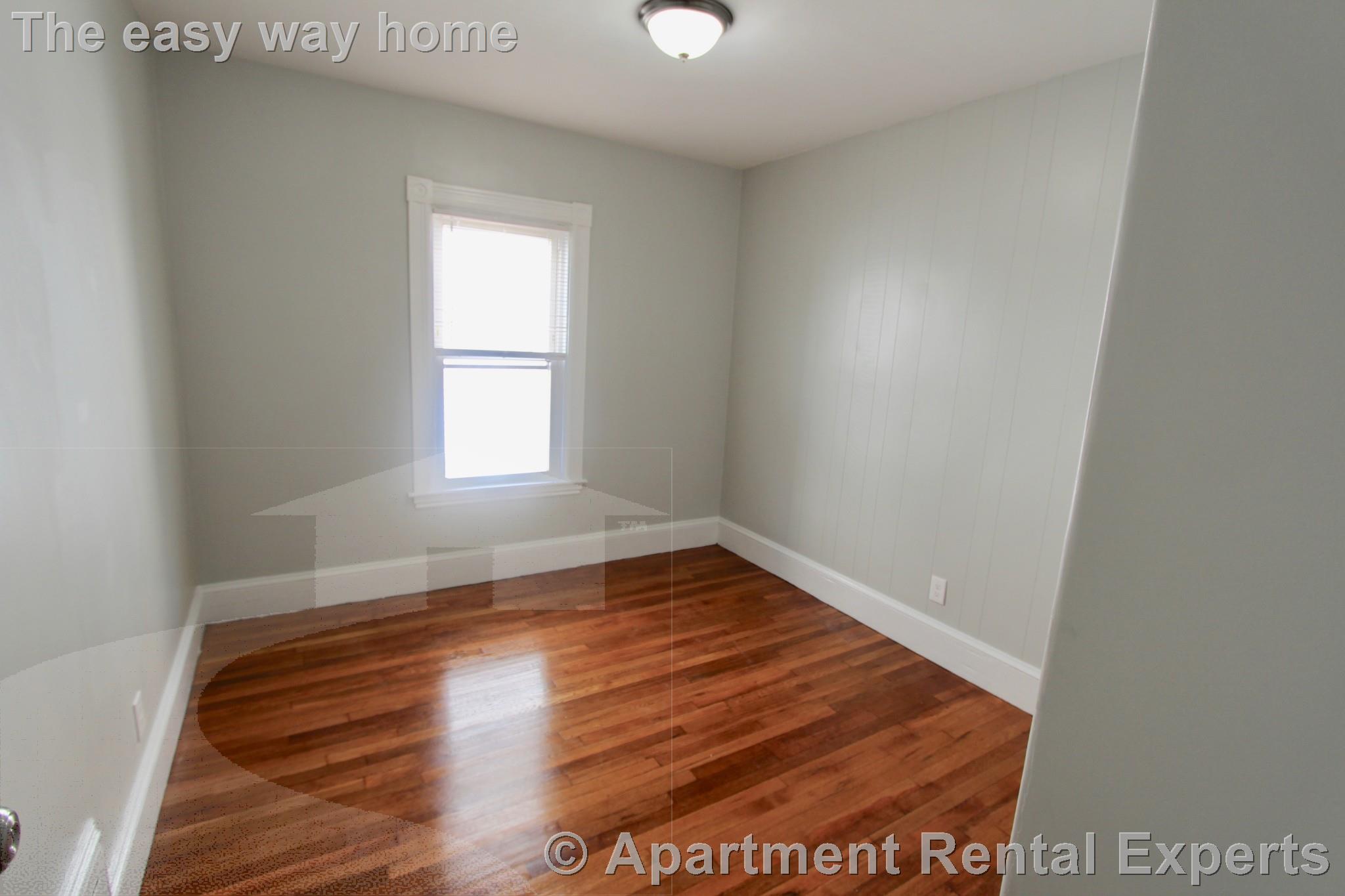 34 Russell St, Malden Center