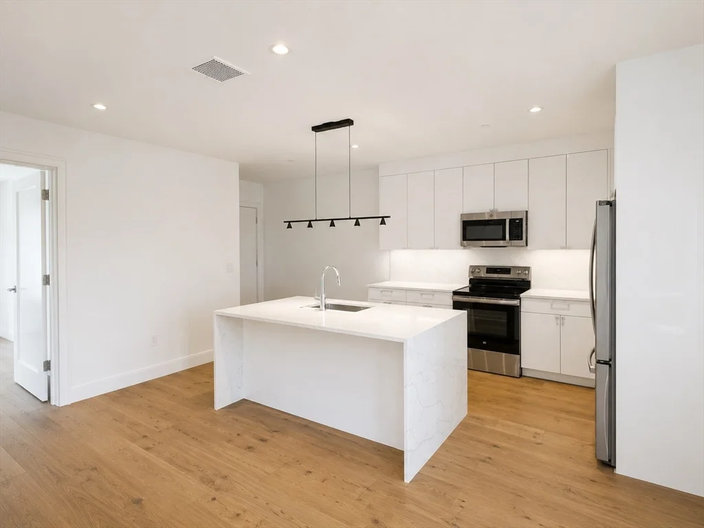 1121 Dorchester Ave, Dorchester
