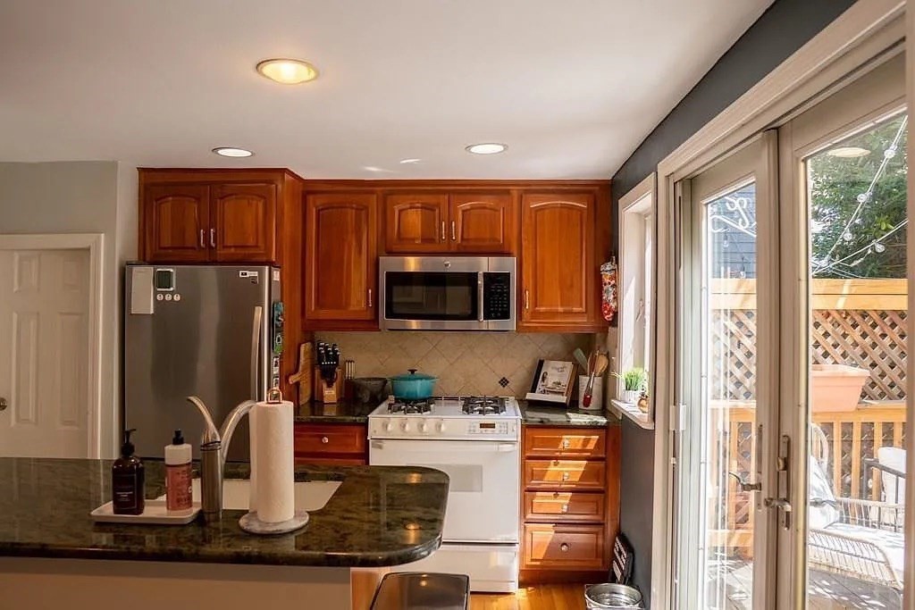 12 Lexington Ave, Charlestown