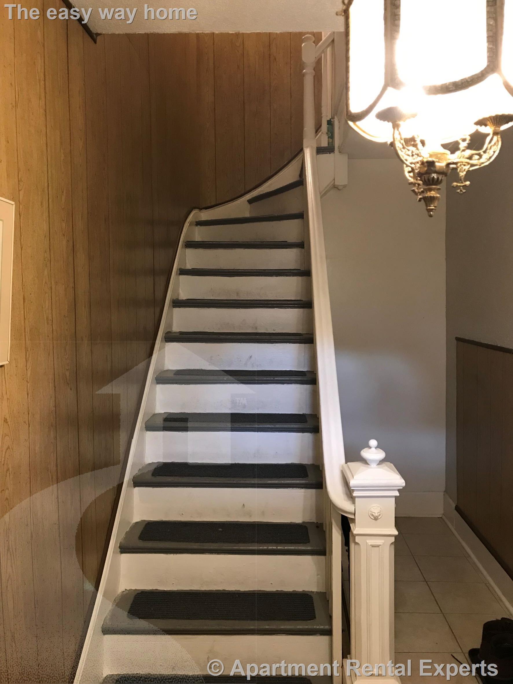 15 Auburn Ave, East Somerville