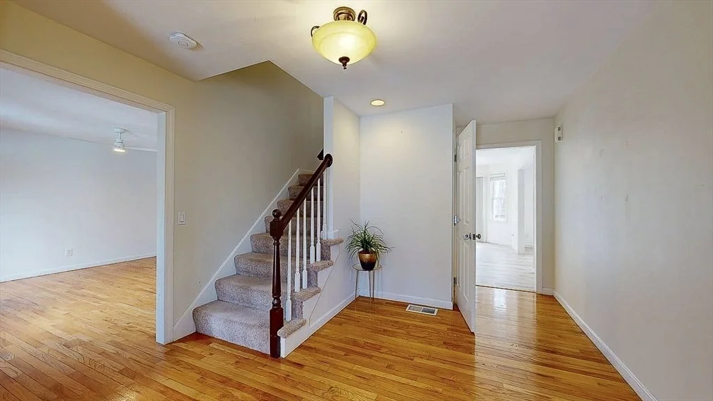 12 Coldbrook Rd, Millbury