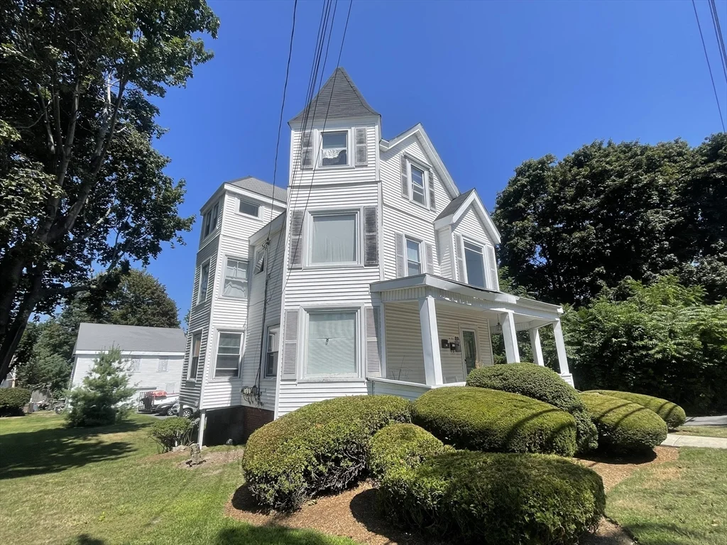 22 Cleveland Ave, Woburn