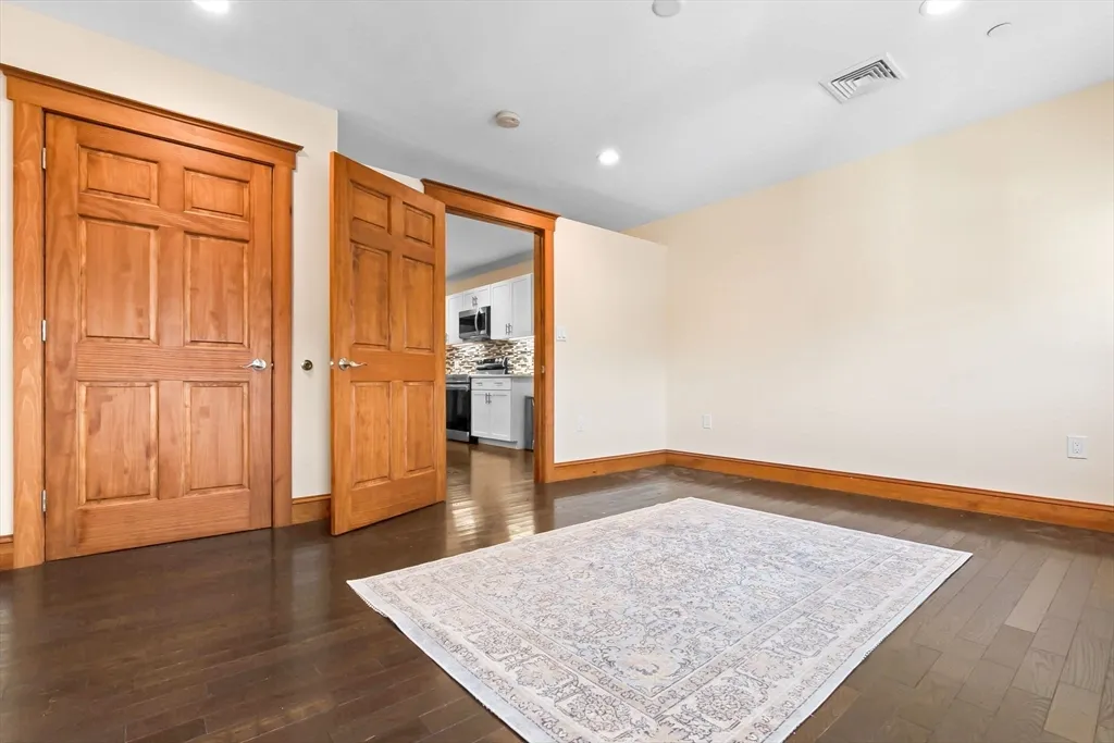 44 Maple St, Danvers Center