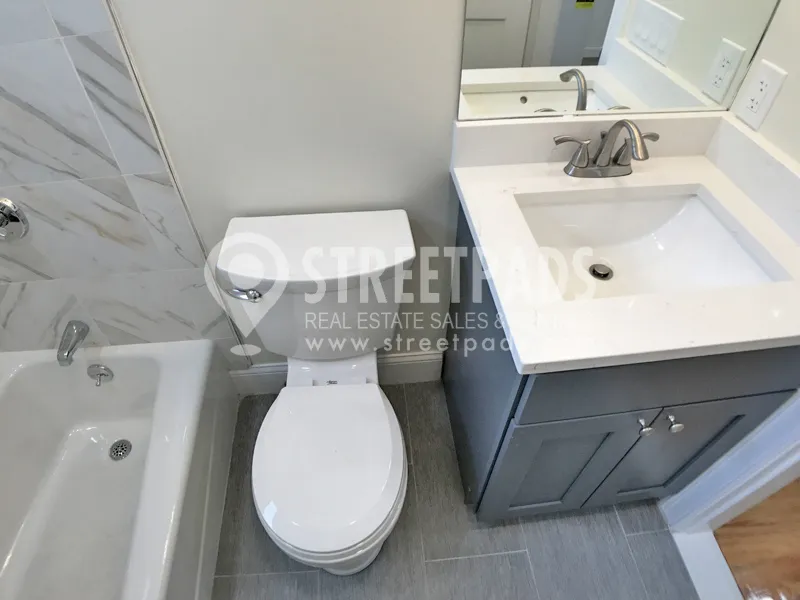 327 Highland Ave, Powder House Square