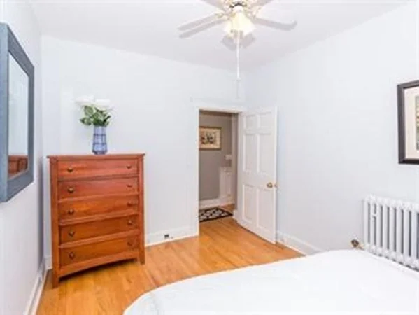 137 Marlborough St, Back Bay