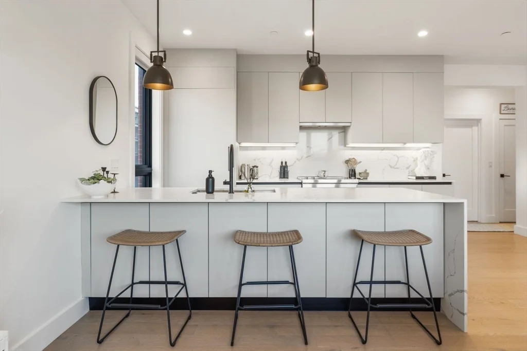 75 W Broadway, South Boston