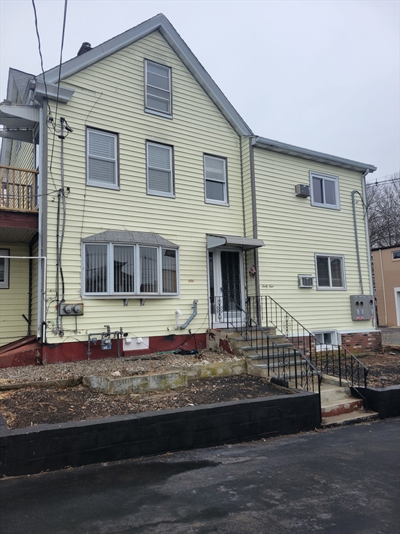 64 Summer St, Stoughton