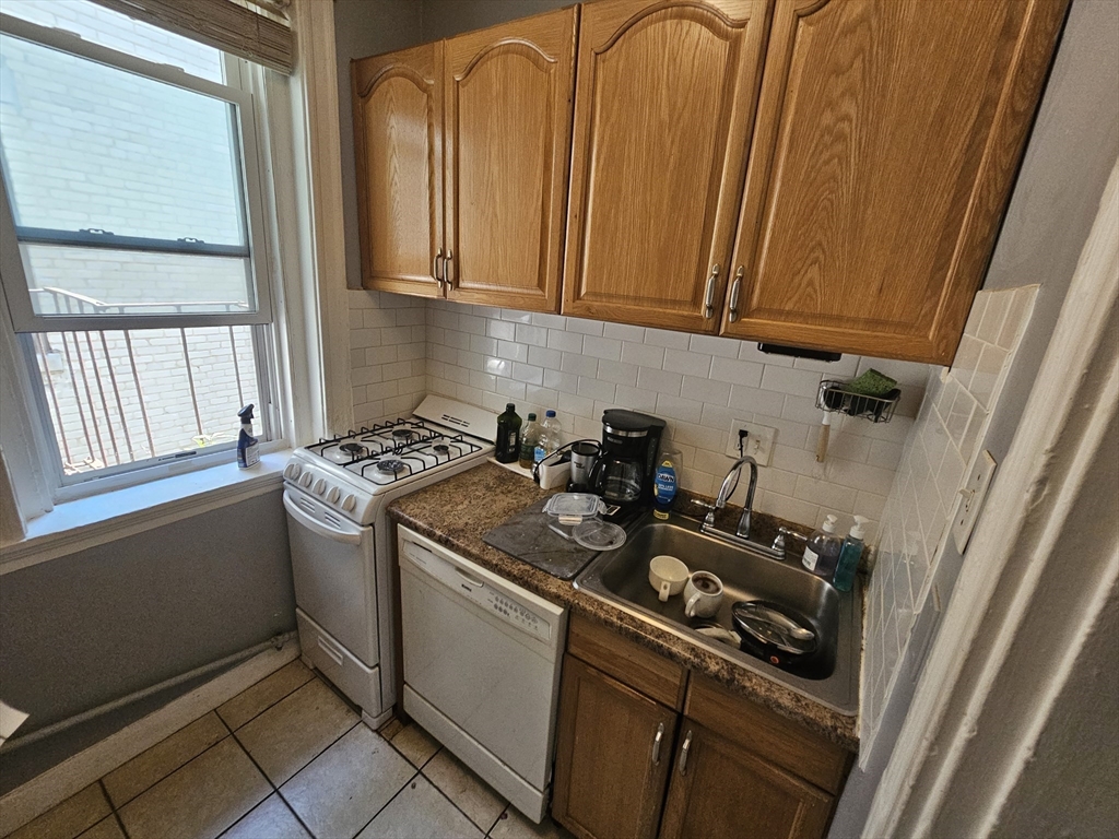 7 Lothian Rd, Brighton