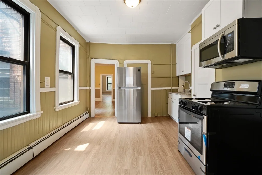 58 Charles St S, Back Bay