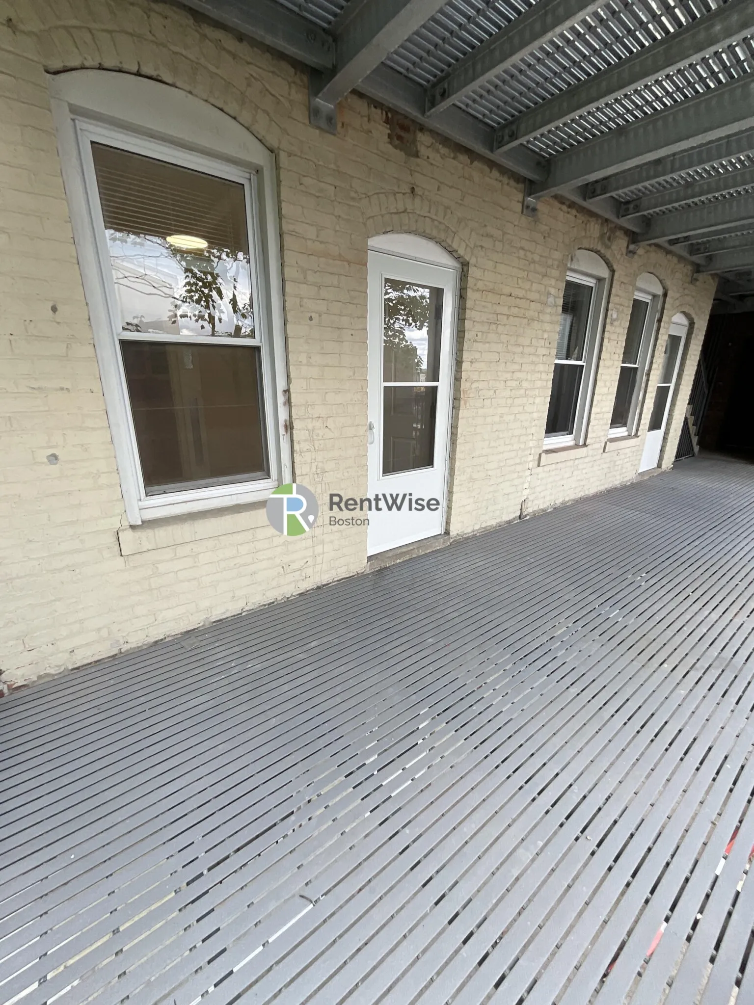 6 Barrows St, Allston