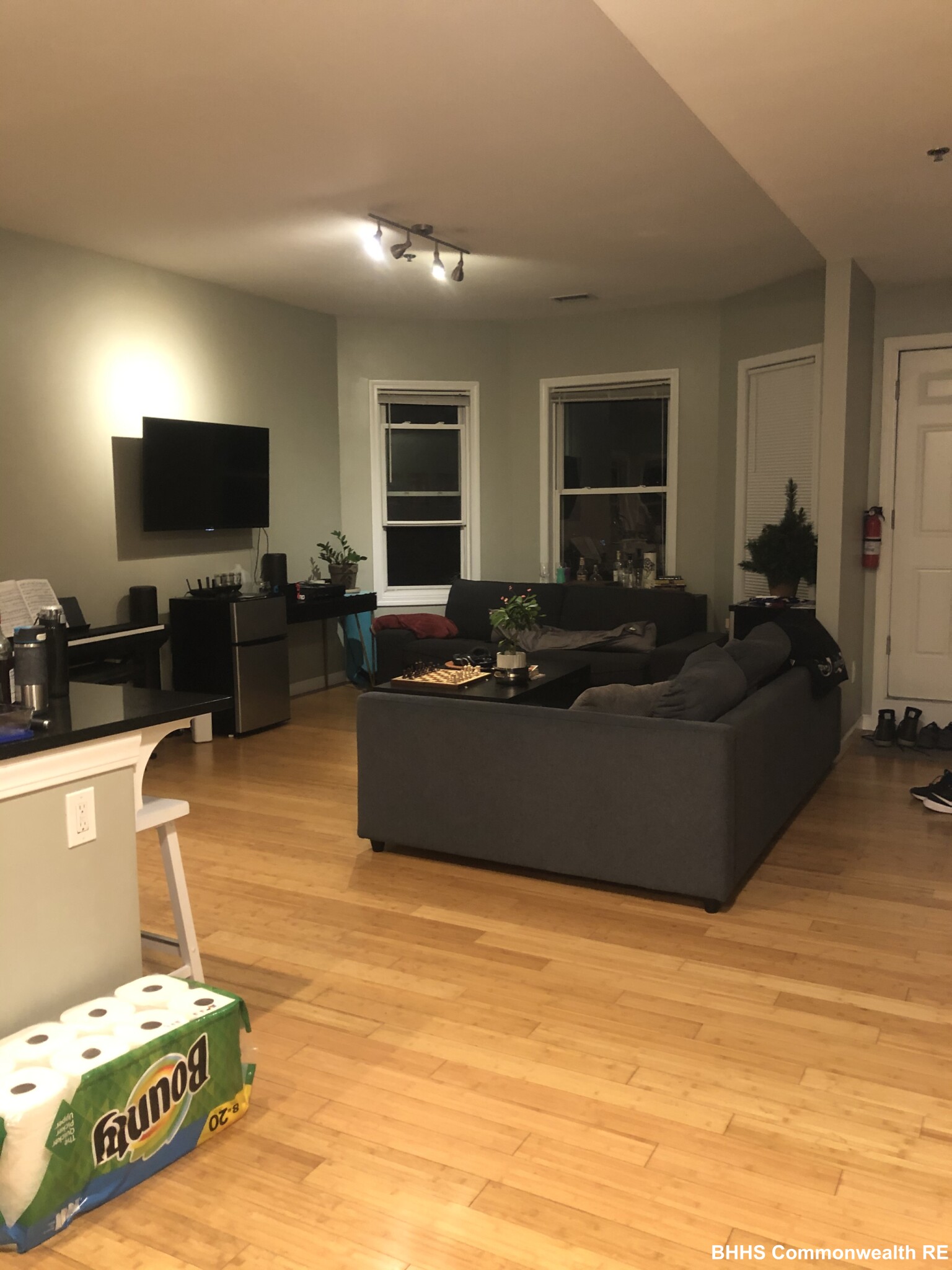 4 bed, 2 bath apartment for rent at 106 Chester St Unit 1, Allston — photo 10 of 15