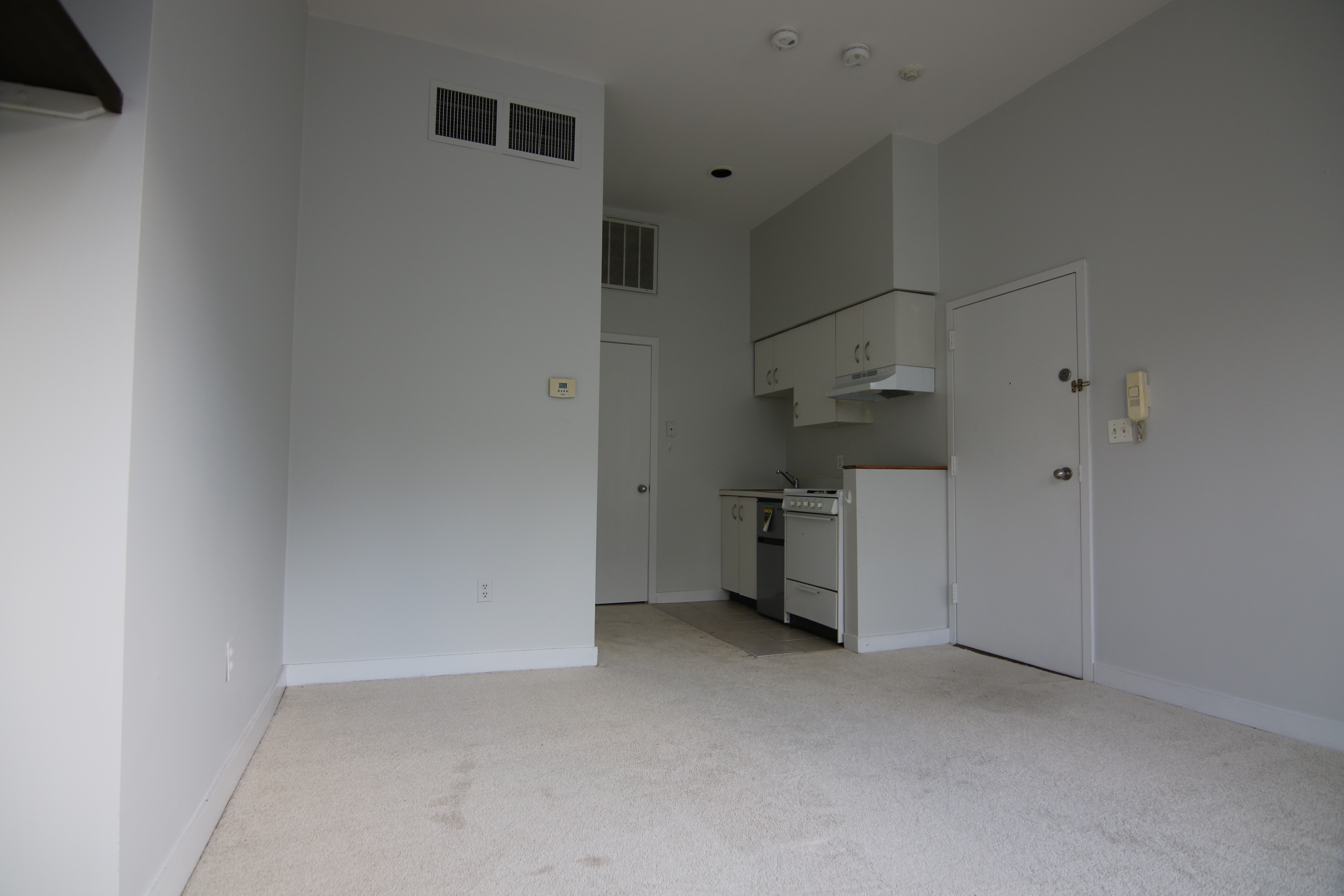 Studio bed, 1 bath apartment for rent at 548 Columbus Ave Unit 1, South End — photo 2 of 4
